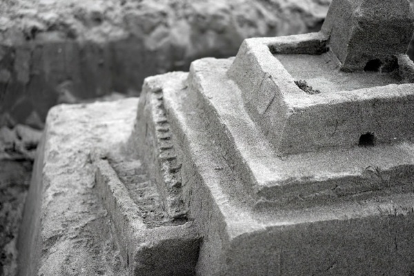熱海サンビーチにできた砂の城郭