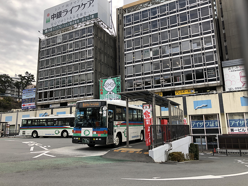02_熱海駅バス停1番乗り場